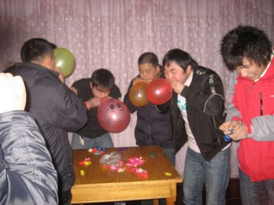 吹气球有奖游戏